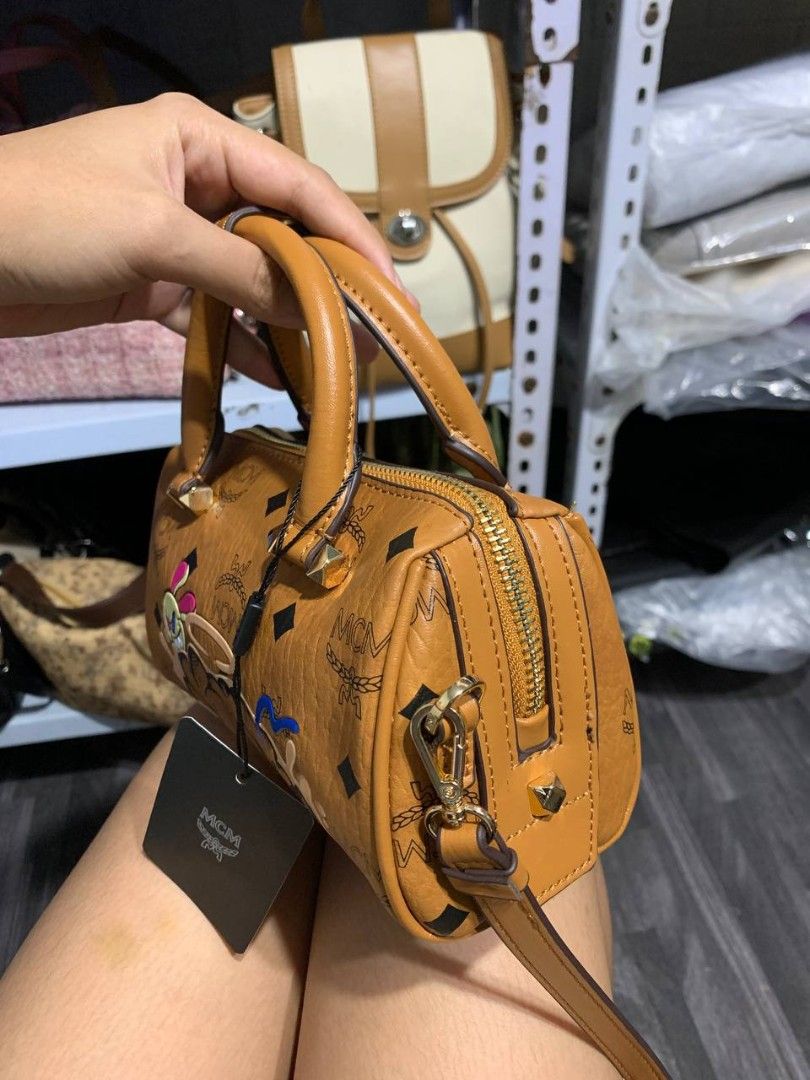 MCM Mini Doctors Bag (Category: Cross-body Bags) located in Valenzuela. Submitted by _prettysimplecollection (Listing ID 1467777384, Image 3). Description: .