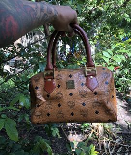 (Category: ) located in . Submitted by rdthriftshub (Listing ID 1467714326, Image 1). Description: .