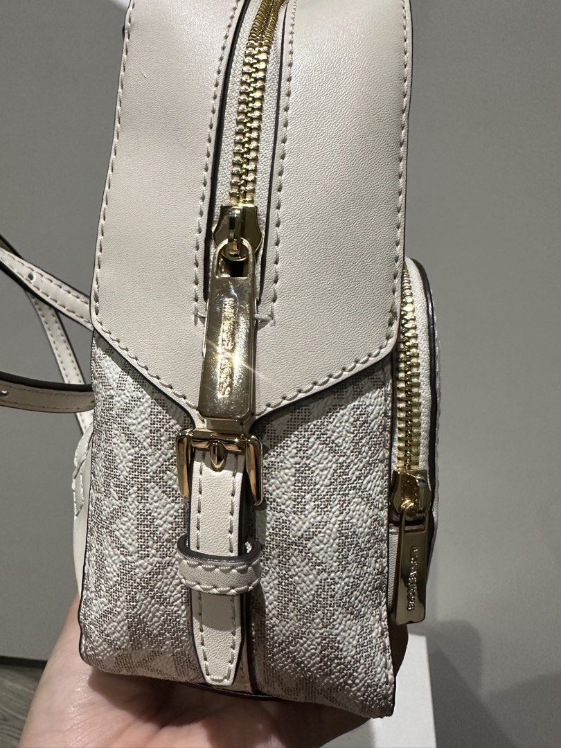 Michael Kors Bacpack (mini) (Category: Backpacks) located in Calamba. Submitted by mzbeautyfinds (Listing ID 1467626620, Image 3). Description: 100% guaranteed authentic. money back if proven fake Like new and still in very good condition • No noticeable flaws • hardware and chains are still super bright and shiny • Interior is clean RFS: too many bags already. need magbawas for new ones 😂 MOP: BPI/BDO/UNIONBANK/GCASH/MAYA 📍Calamba Laguna LALAM