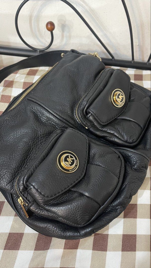 Michael Kors Black Leather Shoulder Bag with Front Pockets (Category: Luxury Bags & Wallets) located in Quezon City. Submitted by koichronicles (Listing ID 1467771447, Image 3). Description: 💯 Authentic 📌 In excellent condition. Just minor signs of usage 📌 No box/dust bag.