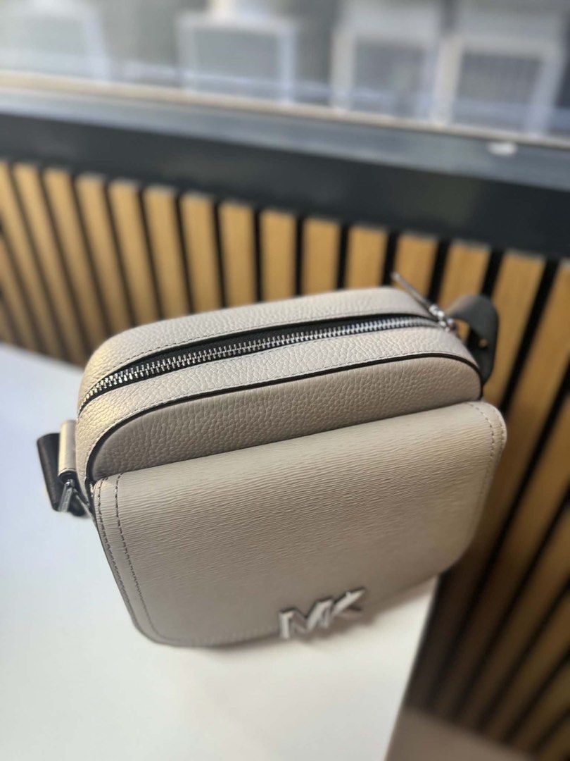 Micheal Kors Cooper/Hudson (Category: Luxury Bags & Wallets) located in Marilao. Submitted by carlokilla (Listing ID 1467660671, Image 3). Description: Brand New Authentic Michael Kors Cooper (Hudson) Textured Leather Crossbody Bag. Light Gray Greige Colorway.