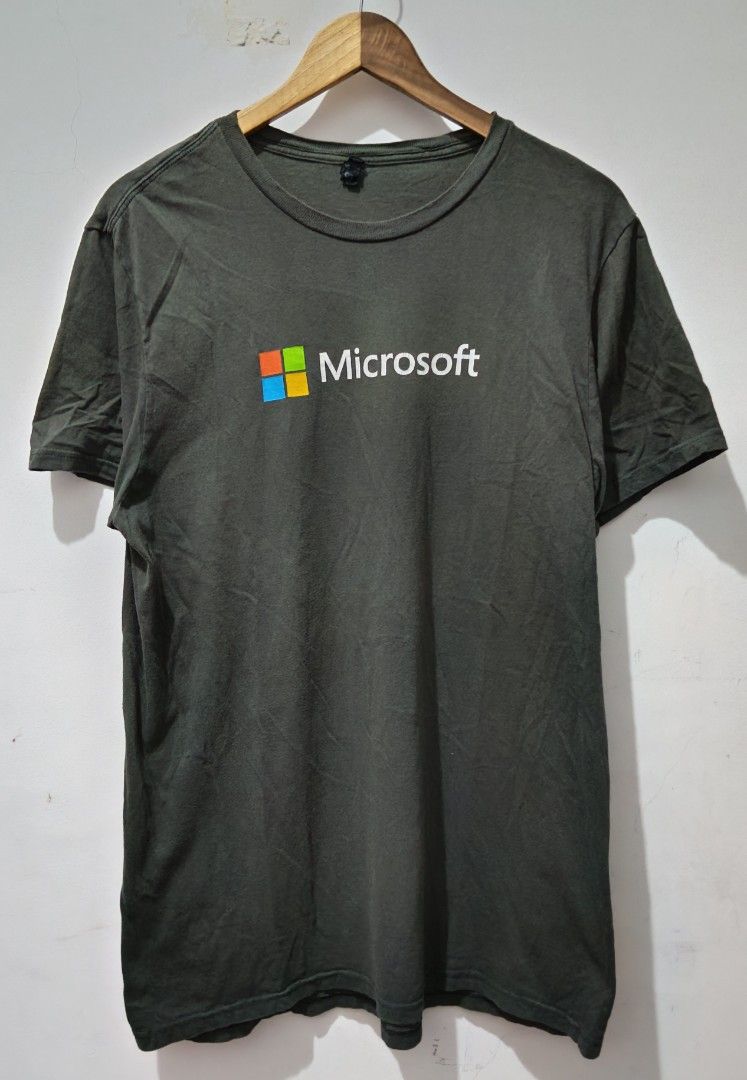 Microsoft Tech Tee (Category: Tshirts & Polo Shirts ) located in Taguig. Submitted by thriftedminds (Listing ID 1467705128, Image 1). Description: Item: Microsoft (Tech Tee)🔥 ‎Size: Large (The Concert Tee District Tag) ‎Width: 21.5 ‎Length: 29.5 ‎Condition: Excellent ‎Issue: Minimal Hairline DM to purchase 📩.