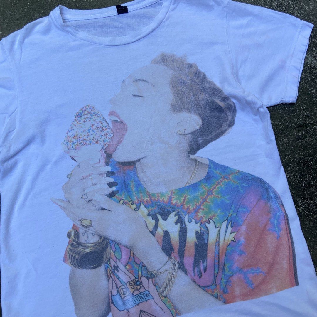 Miley Cyrus Bangerz Era Graphic Tee (Category: Tshirts & Polo Shirts ) located in Angeles City. Submitted by eriellynnthrifts (Listing ID 1467742989, Image 2). Description: 19x26 S on tag Good Condition. See photo for details 330 Angeles City Pampanga.