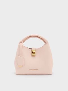 (Category: ) located in . Submitted by trust_preloved (Listing ID 1467612878, Image 1). Description: .
