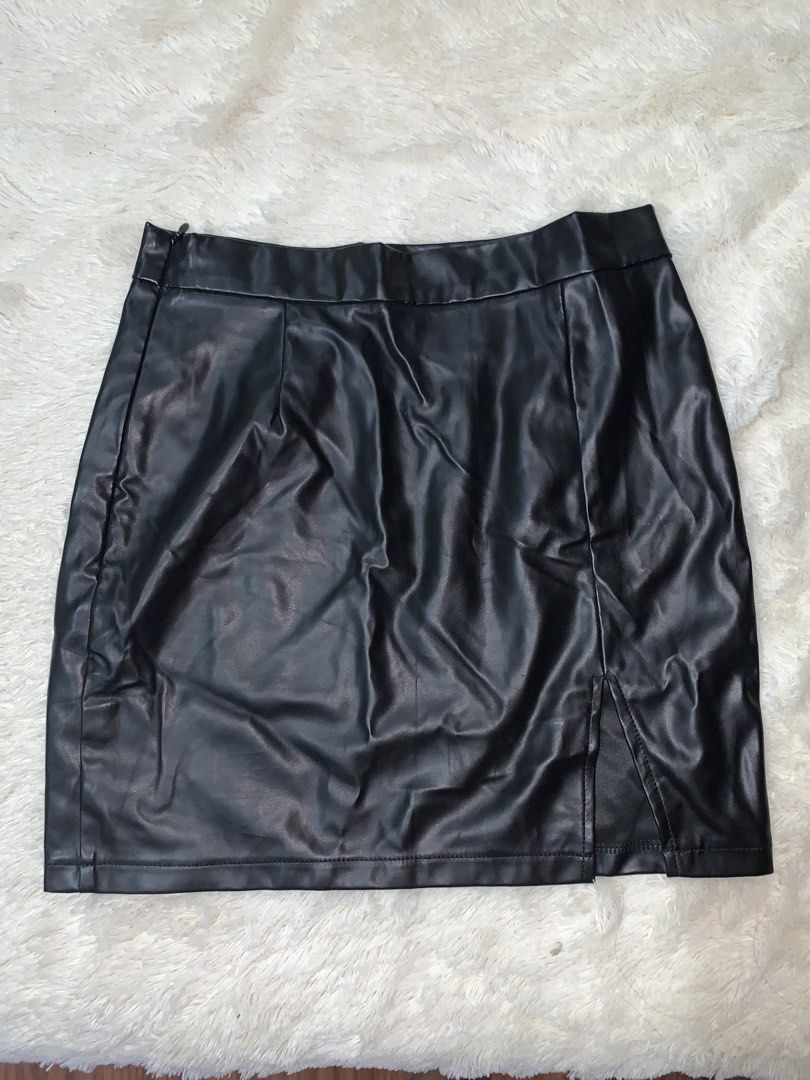 Mini Leather Pencil Skirt (Category: Skirts) located in Manila. Submitted by lili_doll (Listing ID 1467709819, Image 2). Description: - used once in a photoshoot .