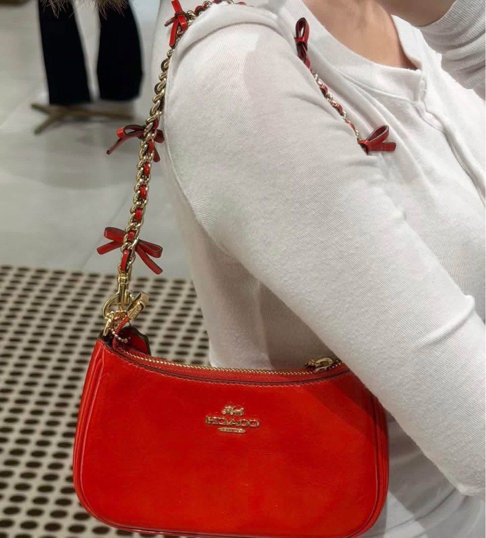 Mini Teri Shoulder Bag (Category: Shoulder Bags) located in Manila. Submitted by bagislifeshop (Listing ID 1467727776, Image 1). Description: .