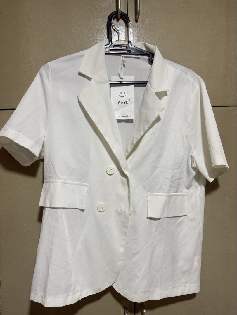 Minimalist White Blazer (Category: Others Tops) located in Santa Rosa. Submitted by kia.declutters (Listing ID 1467738304, Image 1). Description: aesthetic & minimalist blazer! perf for casual, semi formal & work day Lalamove delivery.
