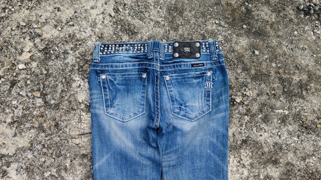 Miss me skinny jeans (Category: Jeans) located in Mati. Submitted by gsthrift (Listing ID 1467706342, Image 2). Description: width 30-31 length 37 leg opening 6.