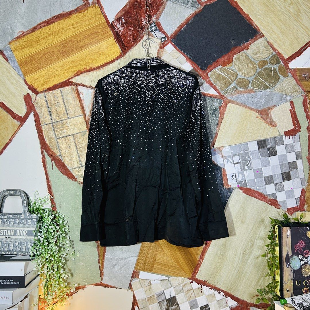 Miu miu button down long sleeve (Category: Luxury Apparel) located in Baguio. Submitted by kckc_luxury (Listing ID 1467753570, Image 3). Description: 🌸 TINY PINK SPOTS ARE LENS DAMAGE, NOT CLOTH STAINS ————————— ❗️KINDLY READ BEFORE MAKING AN OFFER❗️ LISTING DETAILS size:Large width x length (inches):22x29 condition: Good condition --- MOP: Gcash / BPI MOD: J&T / JRS LOCATION: Baguio City --- NOTE: • Manage your expectations • Photos did not go 