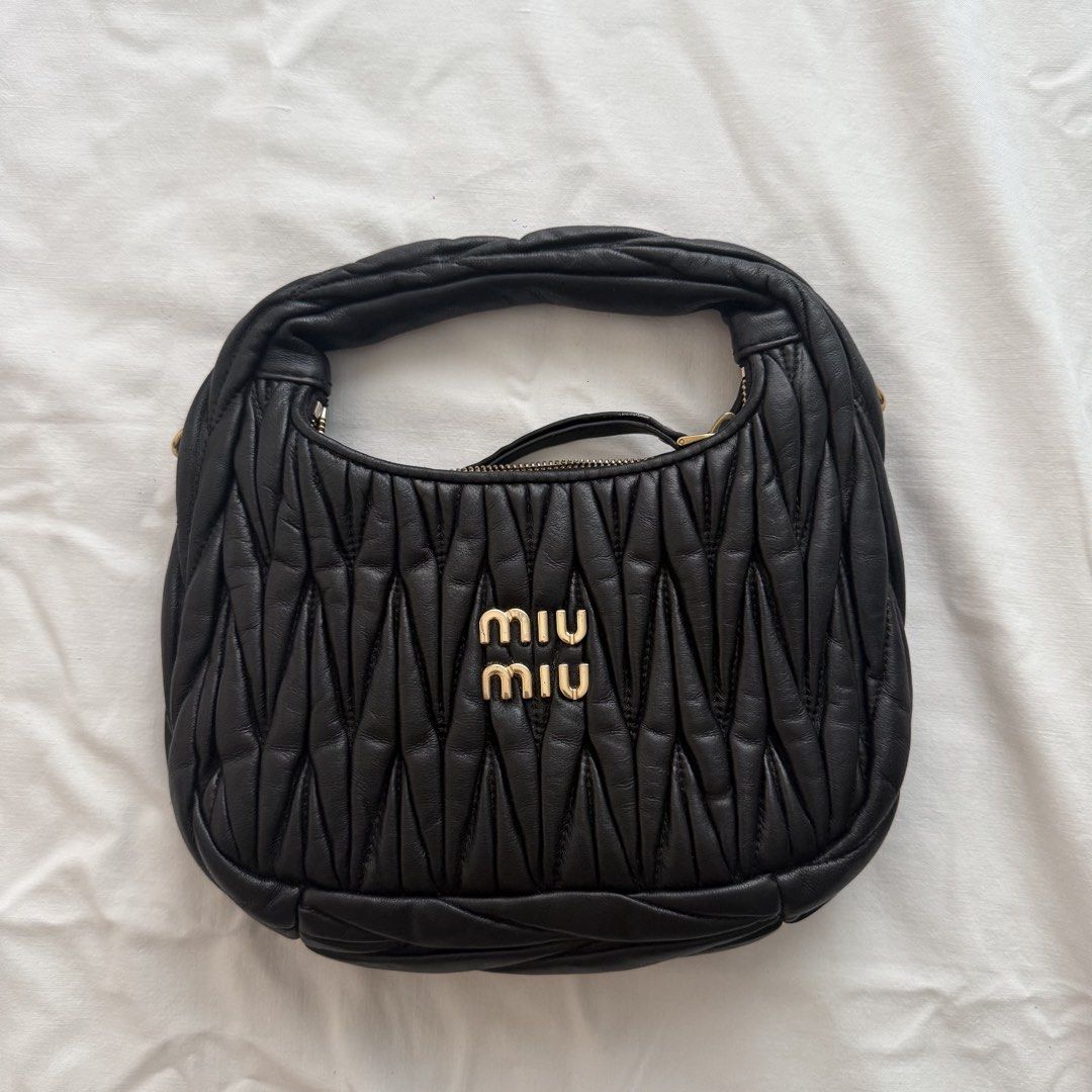 Miu miu shoulder bag (Category: Shoulder Bags) located in Baguio. Submitted by dsabelg (Listing ID 1467718448, Image 1). Description: .