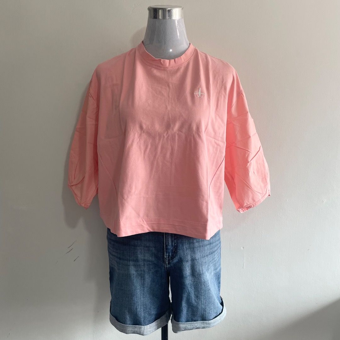 M-L Classy Peach Blouse (Category: Blouses) located in Bacolor. Submitted by chicn_classy (Listing ID 1467745528, Image 1). Description: .