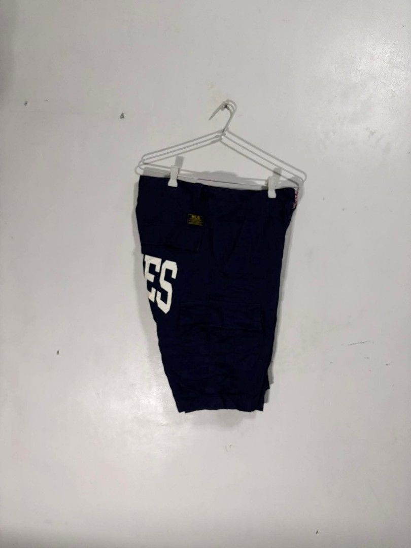 ML YANKEES CARGO SHORTS (Category: Shorts) located in Gerona. Submitted by thrift_servers (Listing ID 1467609189, Image 3). Description: .
