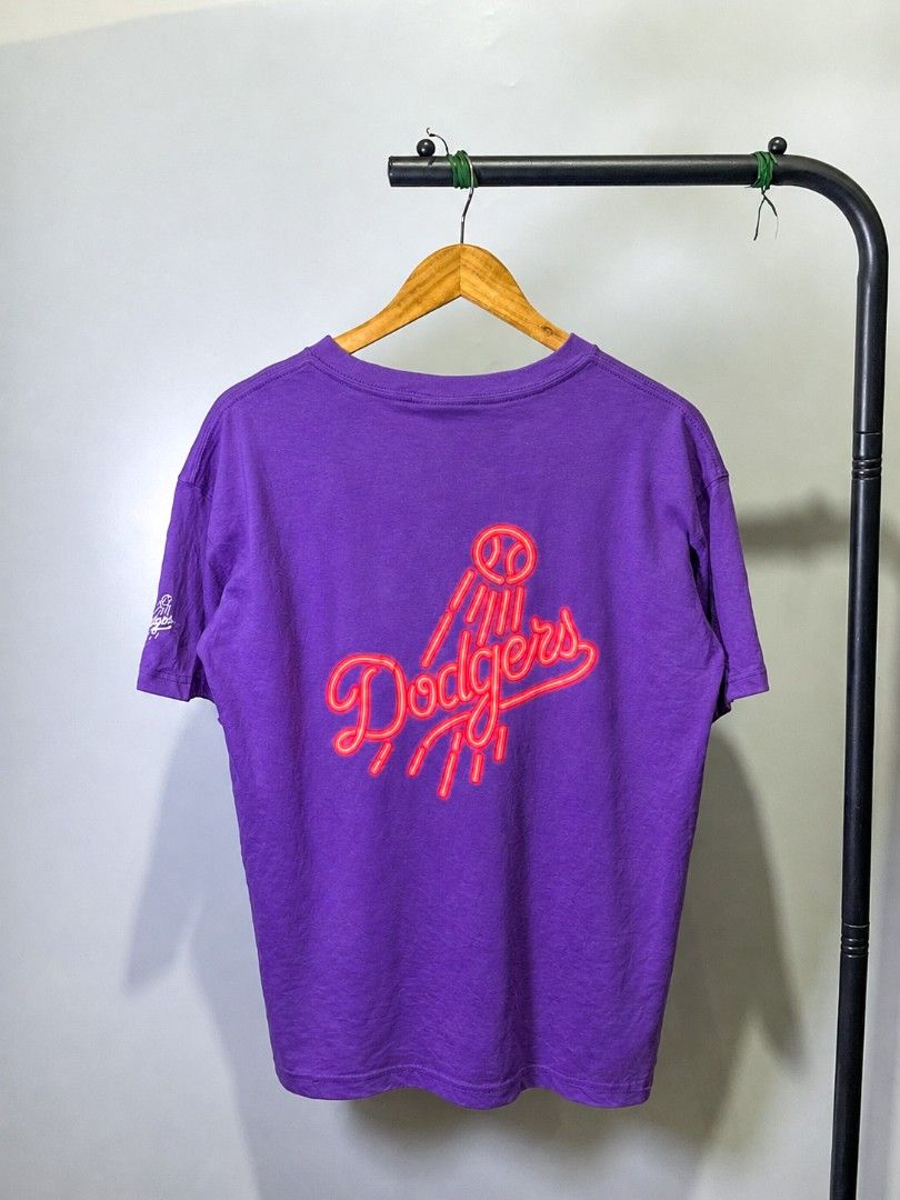MLB LOS ANGELES DODGERS SHIRT (Category: Tshirts & Polo Shirts ) located in Davao. Submitted by nmd.archives (Listing ID 1467612621, Image 1). Description: XS on tag 21 x 27 (fits medium to large) Color rate and condition: 9.8/10 No issue.