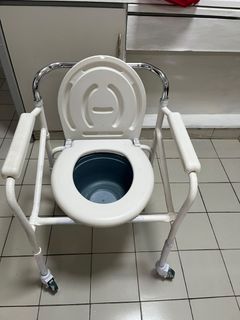 Medical Mobile Shower Commode Chair with Wheels, Health & Nutrition ...