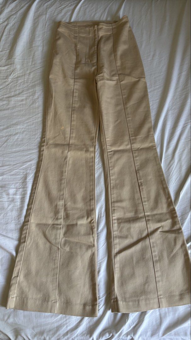Monki Highwaist Flare Trouser (Category: Other Bottoms) located in Binan City. Submitted by myprelovedhaul (Listing ID 1467613215, Image 3). Description: - fits 20-24| length 40 - gained weight , no when worn photos! - last price posted! - please message only if sure buyer! - limited replies only. - Available unless mark as sold. - Ship via j&t or lalamove for same day. -Mode of payment: Gcash 📍Biñan Laguna .