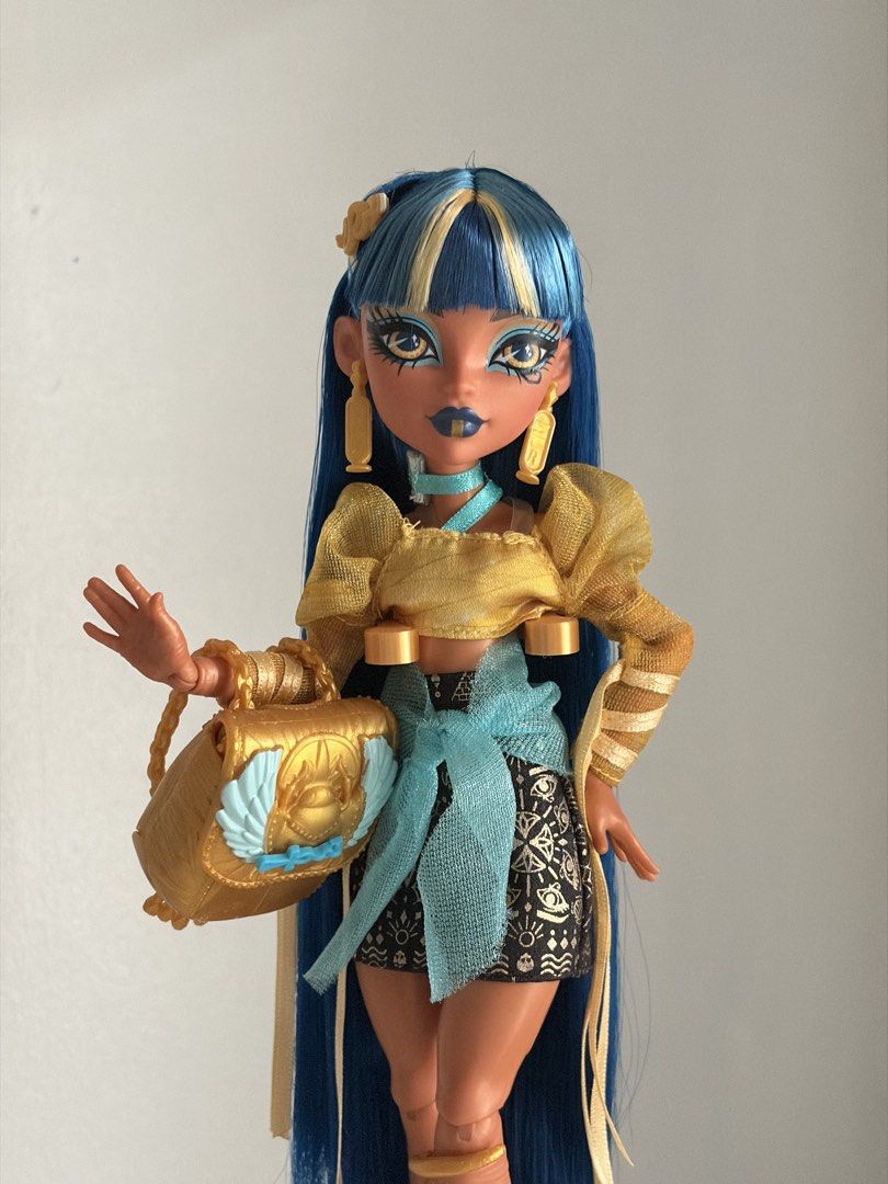 Monster High Cleo G3 (Category: Kids Toys) located in Quezon City. Submitted by g4yb3 (Listing ID 1467693281, Image 1). Description: Monster High G3 Core Refresh Cleo - Almost complete, only missing one hair clip.