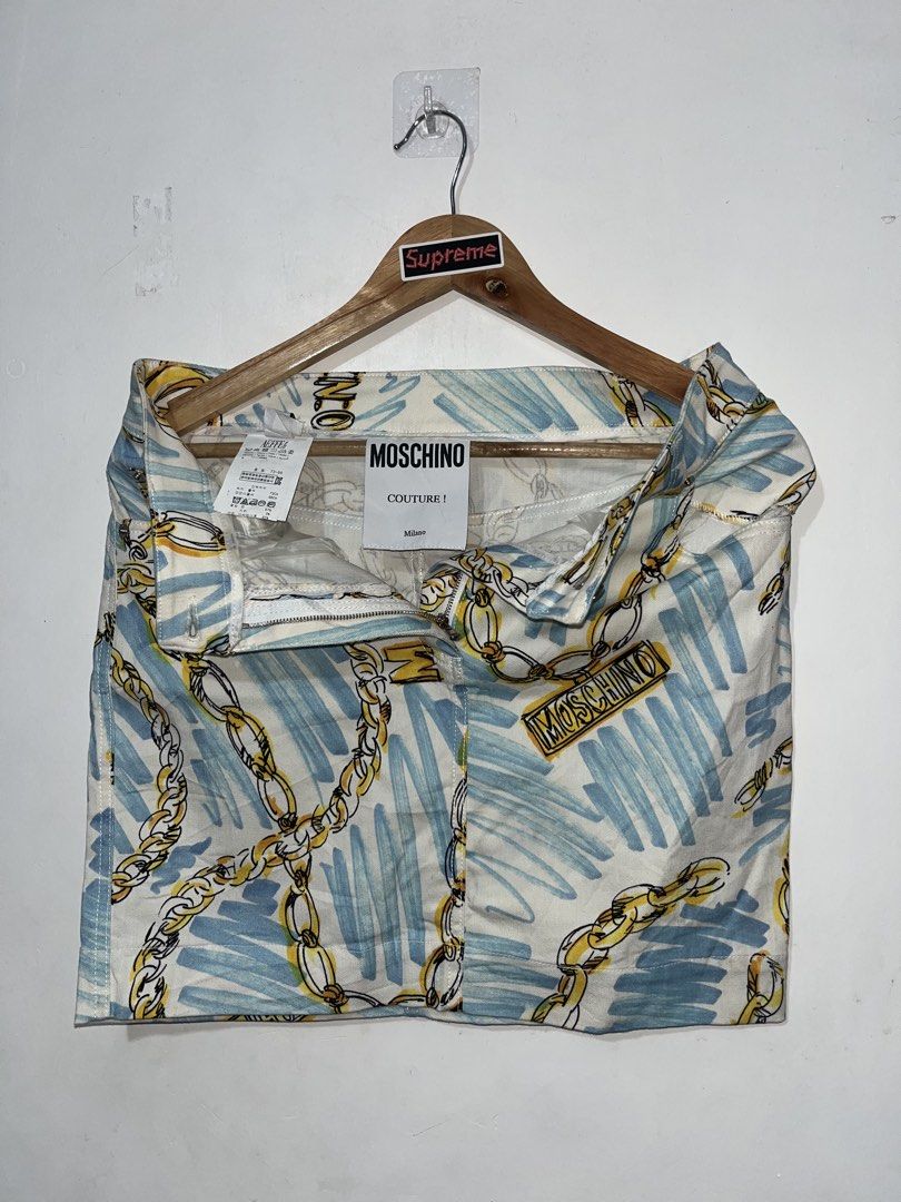 Moschino skirt (Category: Skirts) located in Manila. Submitted by nevahhbrokeagain (Listing ID 1467695999, Image 2). Description: Moschino skirt Size 30 17 length No issue As new condition 900 only! 📥.
