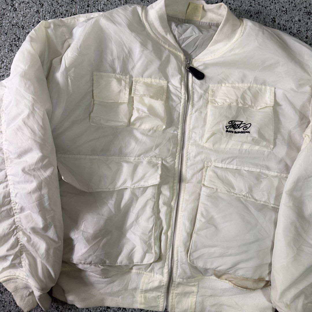 Multi pocket Bomber Jacket (Category: Coats, Jackets and Outerwear) located in Baguio. Submitted by secondoption.ph (Listing ID 1467655432, Image 2). Description: Need wash Size medium Length 26 Width 26.