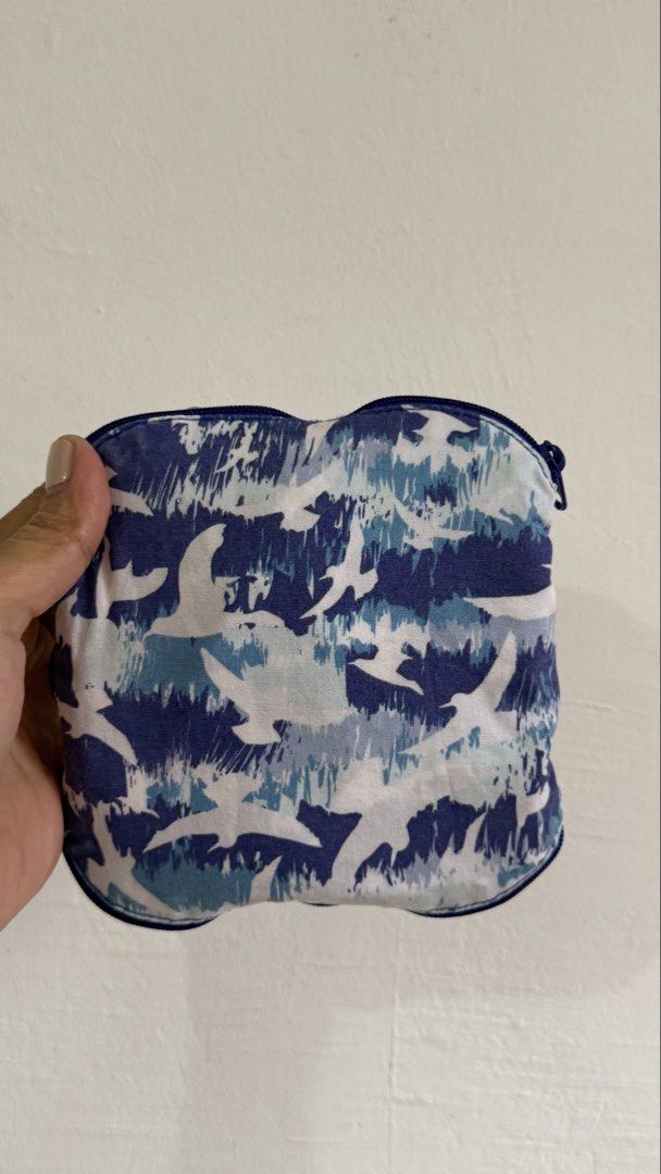 NARAYA FOLDABLE SHOPPING BAG (Category: Tote Bags) located in Cordova. Submitted by thedecluterrer (Listing ID 1467657402, Image 3). Description: .