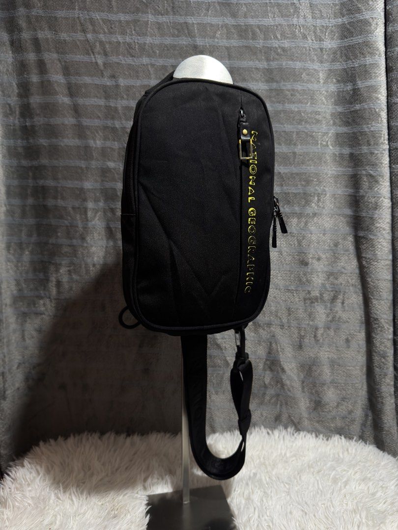 NAT GEO (Category: Cross-body Bags) located in Cagayan de Oro. Submitted by akidomingo088 (Listing ID 1467603774, Image 1). Description: good condition no hiden flaws please check photos provided what you see what you get 🫶🏻.