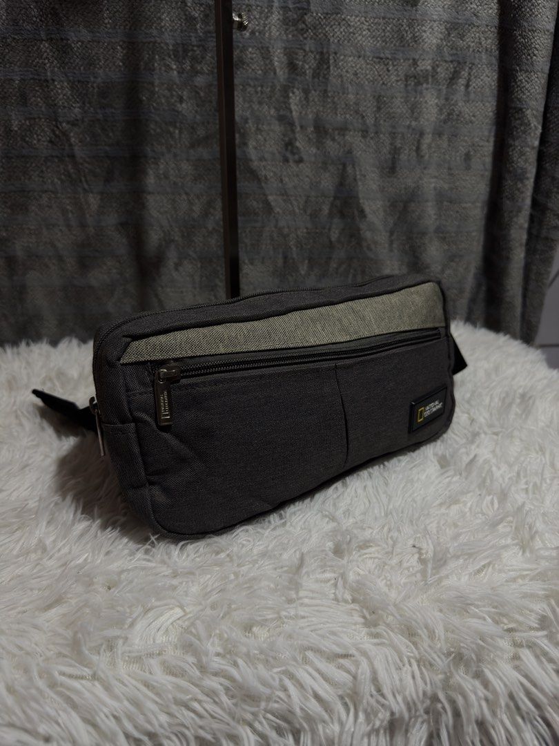 NATIONAL GEOGRAPHIC (Category: Belt bags, Clutches and Pouches) located in Cagayan de Oro. Submitted by akidomingo088 (Listing ID 1467604038, Image 1). Description: good condition no hiden flaws please check photos provided what you see what you get 🫶🏻.