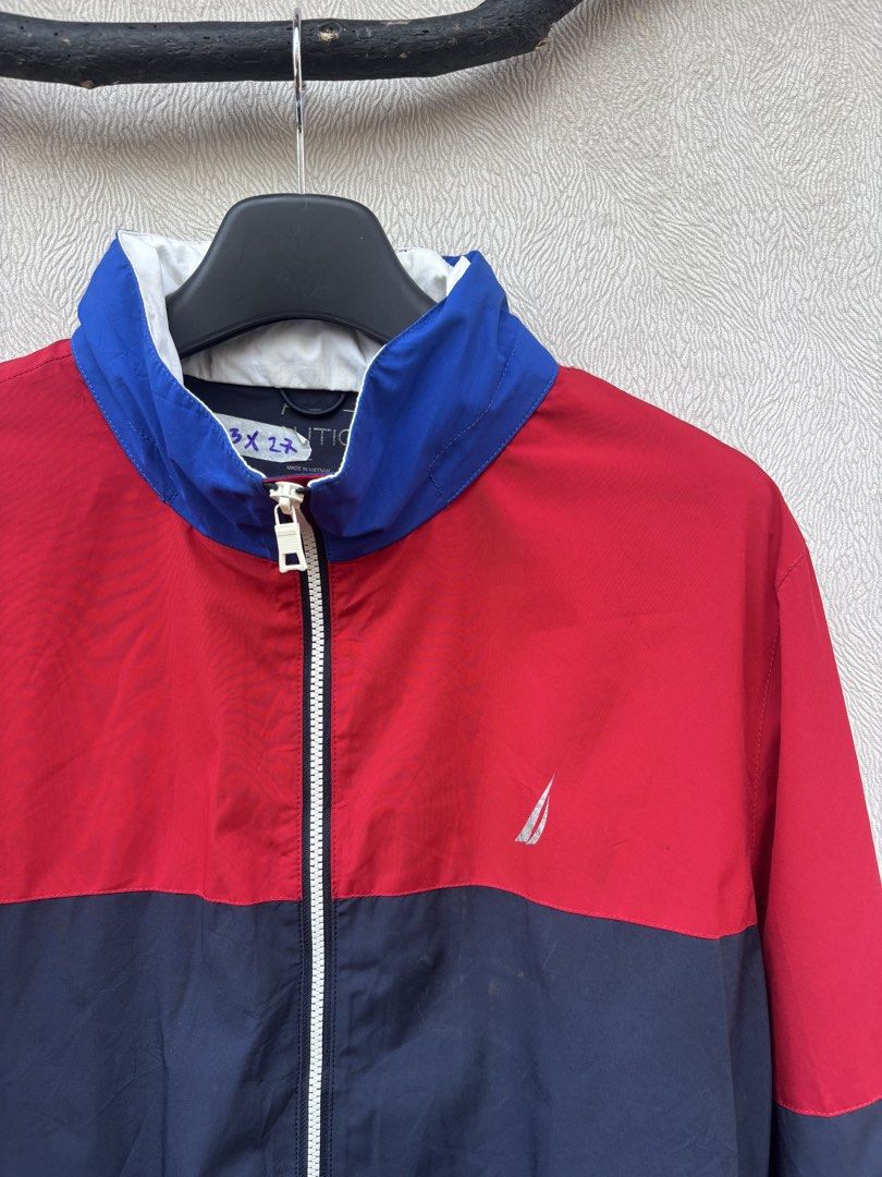 Nautica Rainbreaker (Category: Coats, Jackets and Outerwear) located in Baybay. Submitted by thrift.ed2023 (Listing ID 1467672790, Image 2). Description: Nautica Rainbreaker Large to XL 23x29 No Issue Need Wash Excellent Condition.