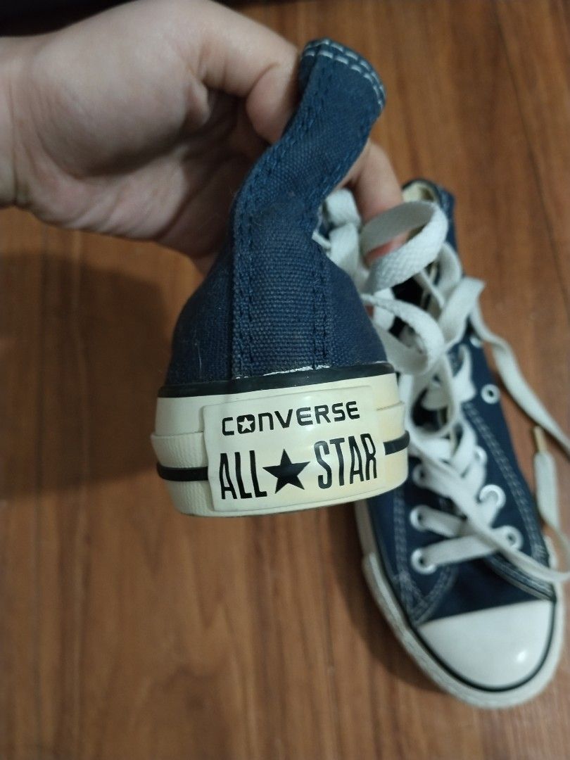 navy blue converse chuck taylor auth (Category: Sneakers) located in Quezon City. Submitted by ubelvr (Listing ID 1467728323, Image 2). Description: size 34-35 no issues! in a good condition.