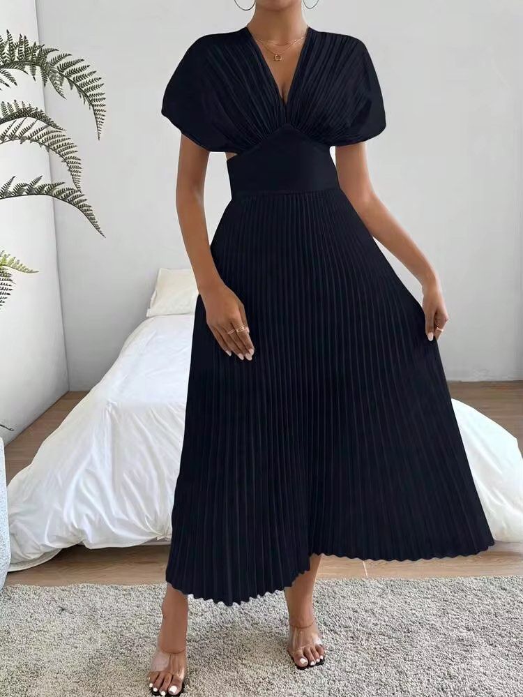 Navy blue pleated maxi dress (Category: Dresses) located in Caloocan City. Submitted by storm4 (Listing ID 1467719947, Image 1). Description: Small.