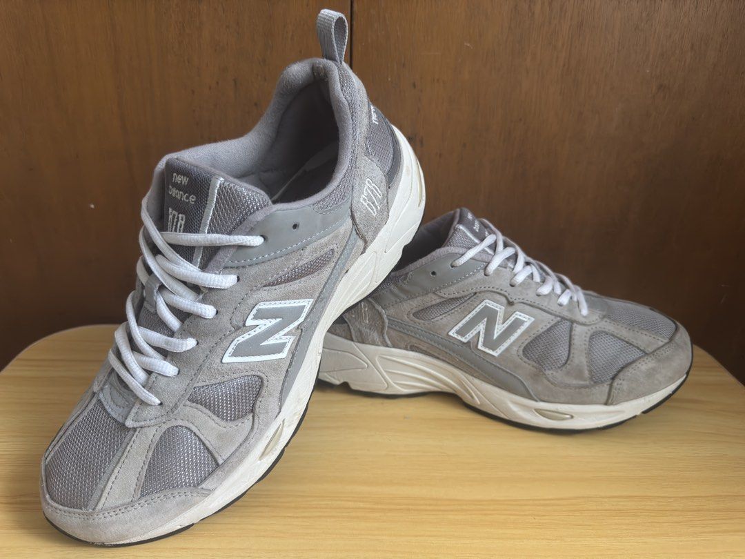 NB 878 (Category: Slippers & Slides) located in Daraga. Submitted by cariboy_1125 (Listing ID 1467654125, Image 2). Description: US 10 EU 44 28 CM need wash.