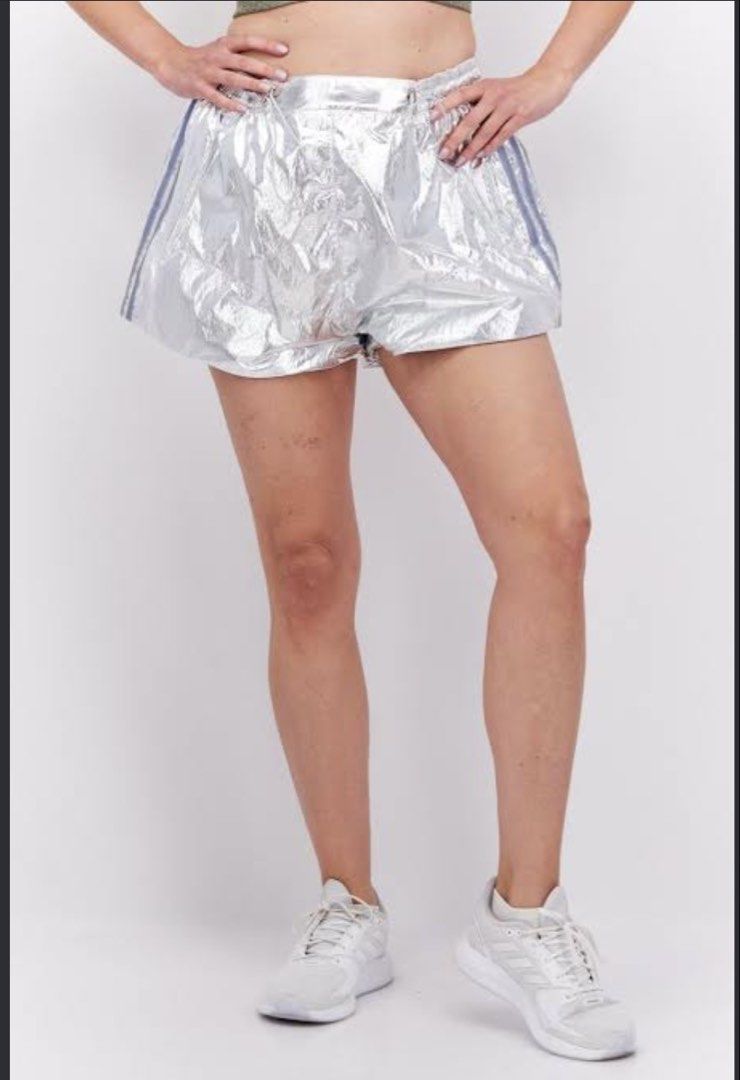 NEW ADIDAS SHORT (Category: Activewear) located in San Jose del Monte. Submitted by senorita_wella (Listing ID 1467763368, Image 2). Description: Fit medium- large.