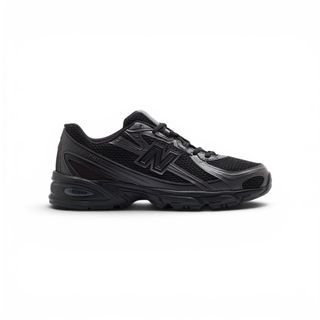 New balance 2002r triple black suede, Fesyen Pria, Sepatu , Sneakers di ...