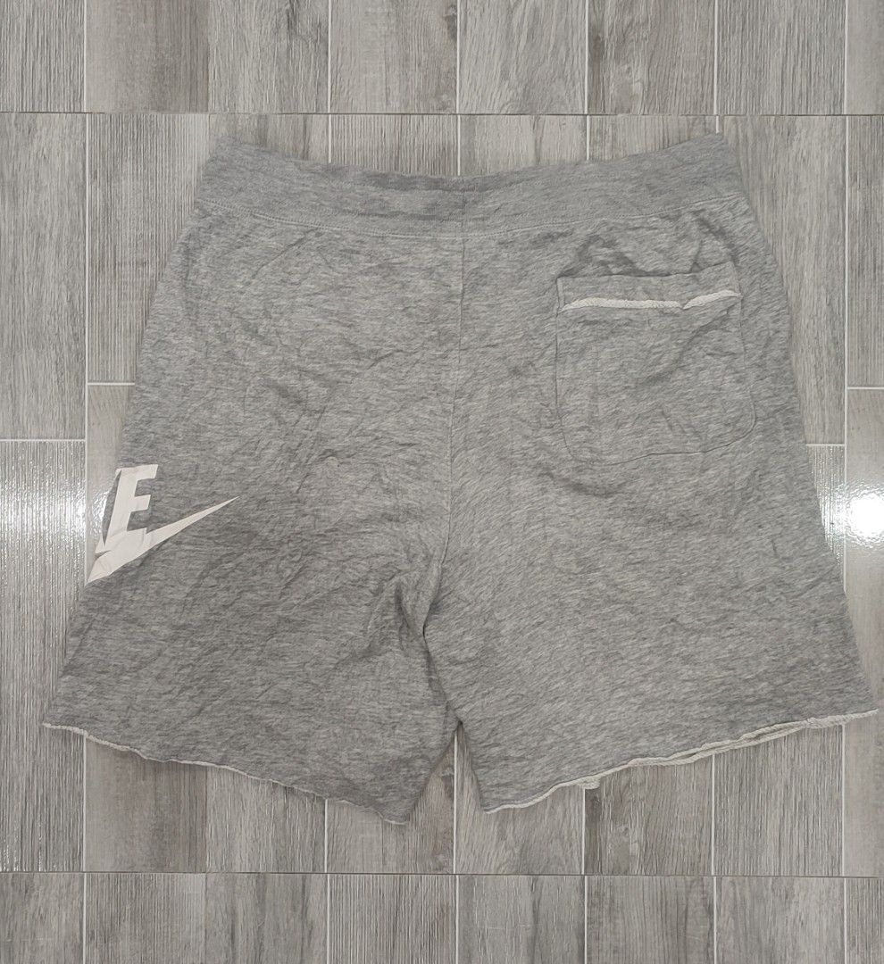 Nike (Category: Shorts) located in Manila. Submitted by fhilbelensoncuenco09 (Listing ID 1467740904, Image 3). Description: NIKE GREY LIKE NEW W 3O /34 L 18.