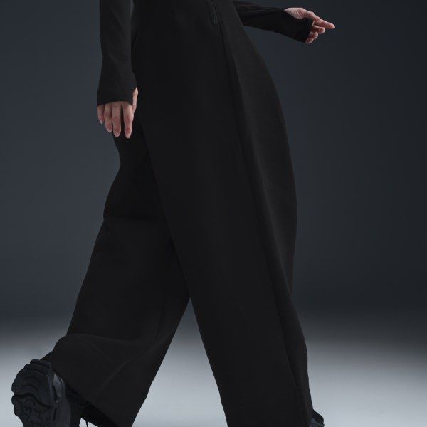 NIKE - Black Tech Fleece Pleated Wide Pants (Category: Other Bottoms) located in Cavite. Submitted by hand.picked (Listing ID 1467725690, Image 3). Description: NIKE - Black Tech Fleece Pleated Wide Pants Size: Medium 28” Waistline 40” Length 12.5” Leg Opening Condition: Excellent.