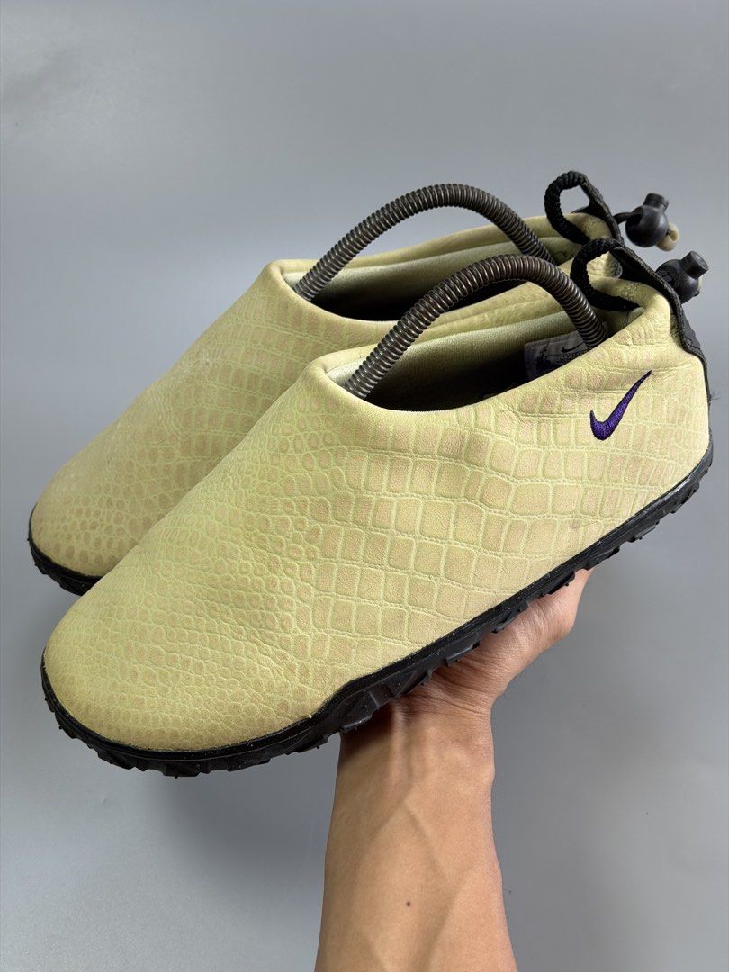 Nike Acg Moc Premium (Category: Sneakers) located in Manila. Submitted by thriftfinds_dvo (Listing ID 1467761343, Image 1). Description: Nike ACG Moc Premium Croc Cacao Wow Excellent condition Size us 8 euro 41 Price:2,500 Loc:davao city.