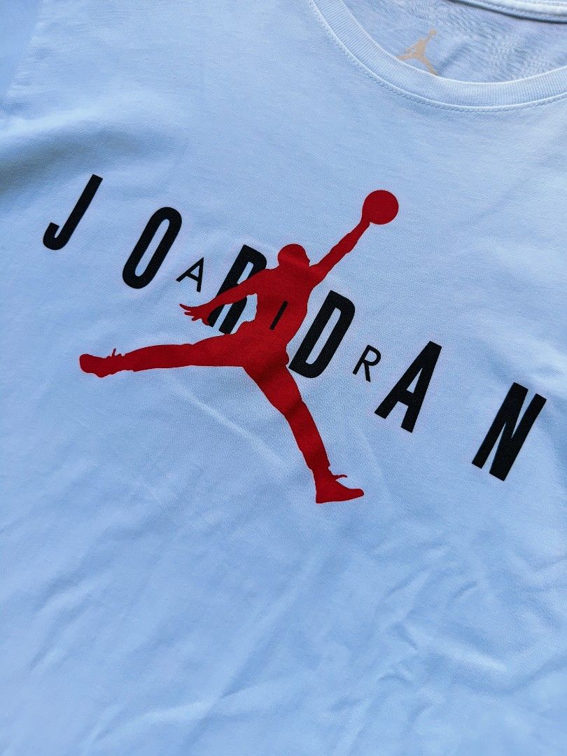 Nike Air Jordan Tee (White) (Category: Tshirts & Polo Shirts ) located in Davao. Submitted by raymnd89 (Listing ID 1467634503, Image 3). Description: Nike Air Jordan Tee Color: White S: XL on tag, can fit Large to XL L: 27.5 W: 20 Good condition Already washed Issue: none.