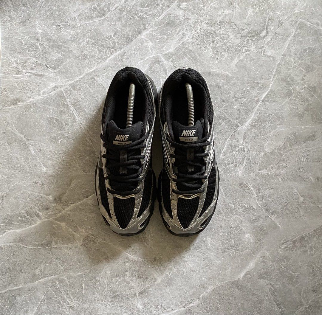 Nike Air Max Moto 2K (Category: Sneakers) located in San Carlos. Submitted by ddri.pshop (Listing ID 1467707229, Image 3). Description: size 9.5 US M / 42.5 euro / 27.5cm excellent condi .