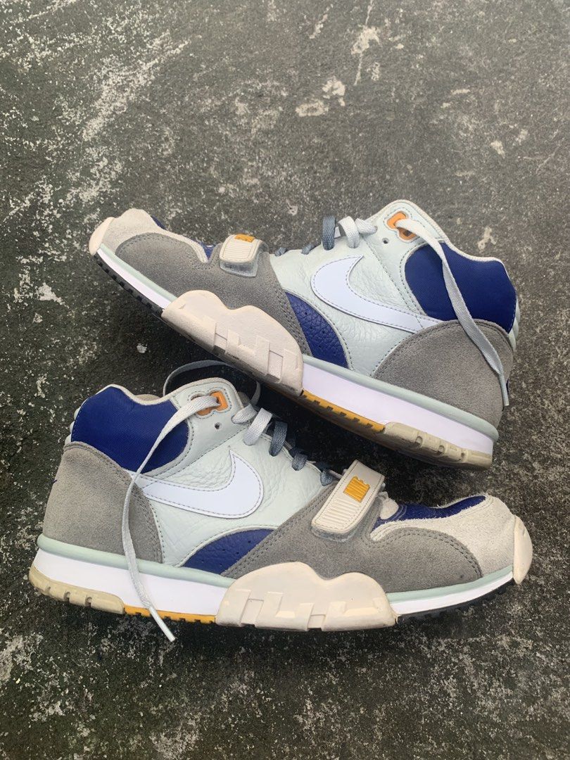 Nike Air Trainer 1 Split US9.5 “Light Silver/ Deep Royal” (Category: Sneakers) located in Naga. Submitted by lone_thriftt (Listing ID 1467740078, Image 1). Description: .