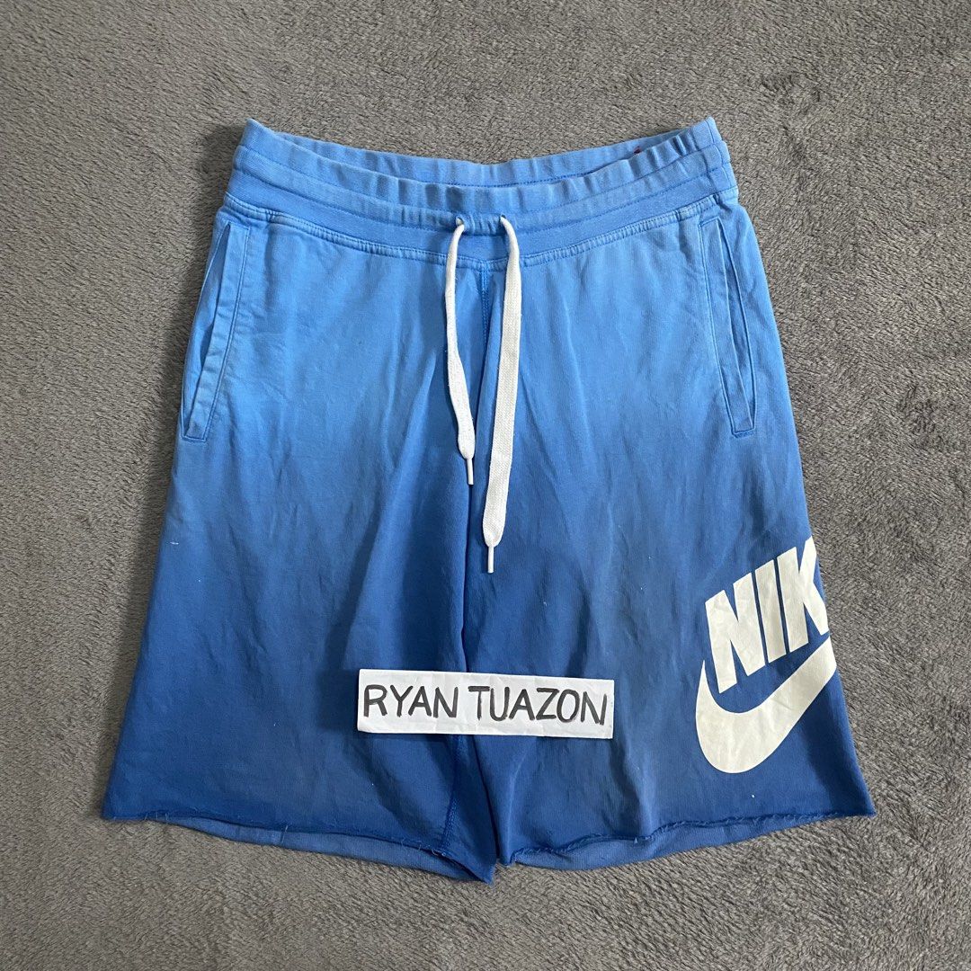 Nike Alumni 2tone Shorts (Category: Shorts) located in Lubao. Submitted by thriftlangph (Listing ID 1467620570, Image 3). Description: 🏷P499 Nike Alumni Two Tone Shorts 30 to 32W x 19L 12 leg opening 9/10 color rate Good condition Honest issue hairlines sa dulo ng swoosh and tirang light stains.