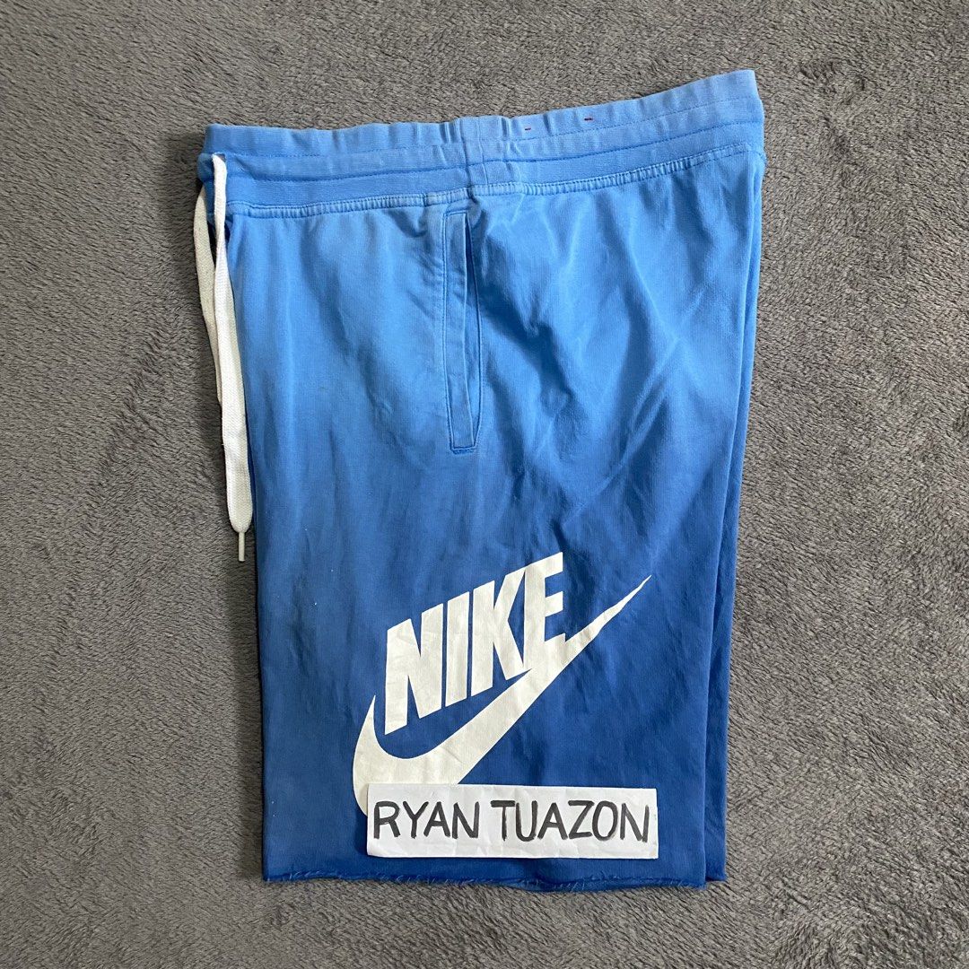 Nike Alumni 2tone Shorts (Category: Shorts) located in Lubao. Submitted by thriftlangph (Listing ID 1467620570, Image 2). Description: 🏷P499 Nike Alumni Two Tone Shorts 30 to 32W x 19L 12 leg opening 9/10 color rate Good condition Honest issue hairlines sa dulo ng swoosh and tirang light stains.