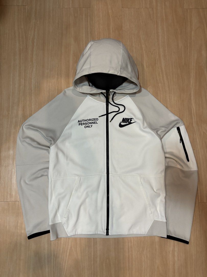 Nike Authorize Personnel Hoodie Jacket (Category: Coats, Jackets and Outerwear) located in Quezon City. Submitted by callelistothriftshop (Listing ID 1467635946, Image 2). Description: 🔥CL - 6431 | N!ke Authorize Personnel Hoodie Jacket 🔥 💸 PRICE: ₱ 1480 + Shipping Fee ➡️ DIMENSION: 22”W x 27”L ➡️ SIZE ON TAG: Medium ➡️ BEST FIT: Large ➡️ COLOR: Offwhite and Cream ✨ CONDITION: Excellent Used Condition ‼️ ISSUE: (Please manage expectations)Need