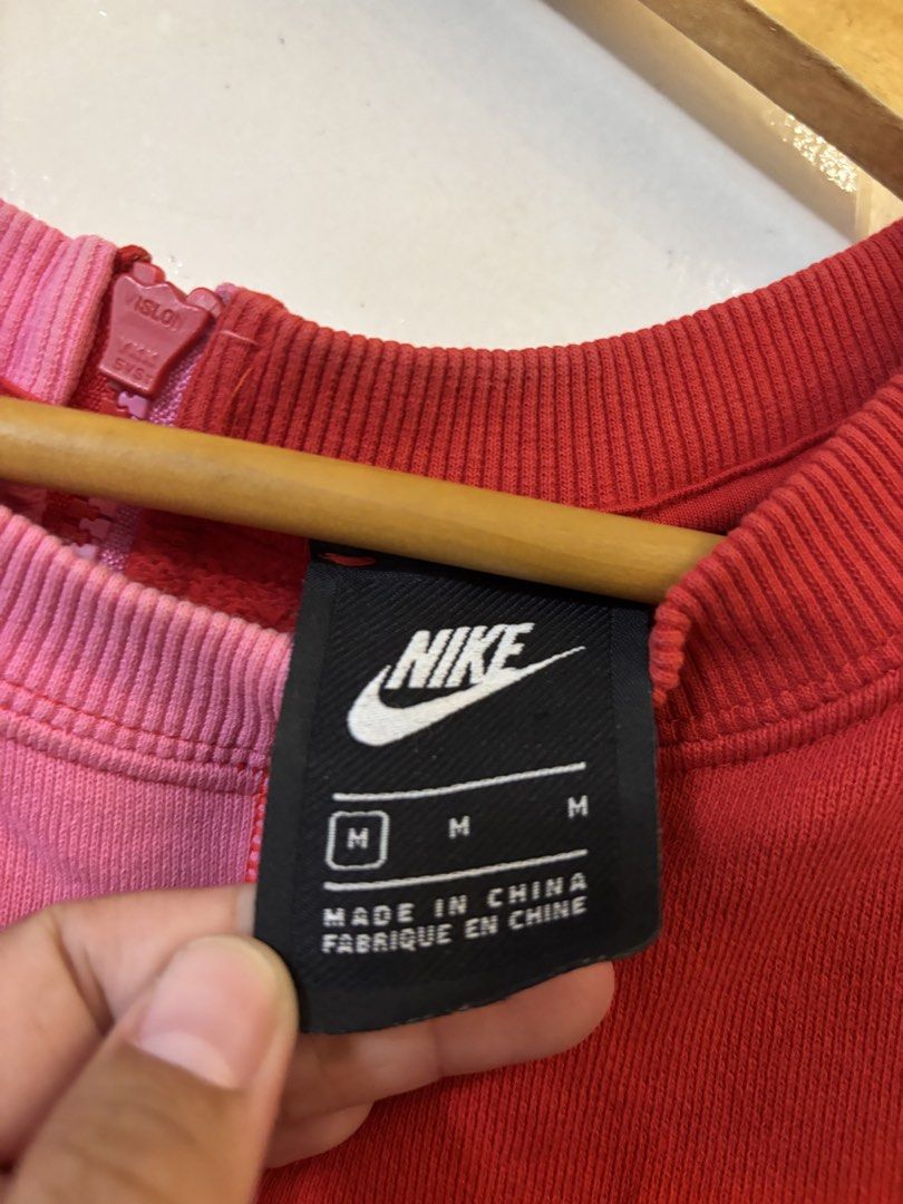 Nike Back Cardigan Zipper (Category: Coats, Jackets and Outerwear) located in Manila. Submitted by nofits.garments (Listing ID 1467726653, Image 2). Description: Nike Back Cardigan Zipper Medium Width 24 Length 28 As new No issue.