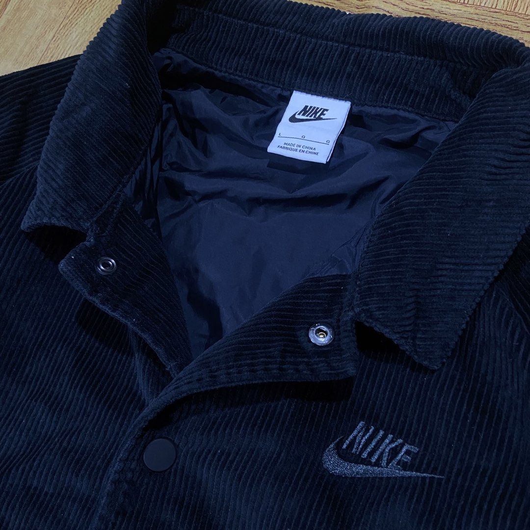 Nike Corduroy Button Down (Category: Hoodies) located in Dasmarinas. Submitted by thrift2gems (Listing ID 1467604058, Image 3). Description: Nike Corduroy Button Down✨ -WIDTH: 24 -LENGTH: 26 -COLOR RATE: 9.5/10 -CONDITION: 9.5/10 -ISSUE: NEED WASH .