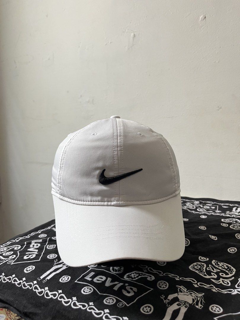 Nike Dri-Fit cap (Category: Caps & Hats) located in Cagayan de Oro. Submitted by vigo999 (Listing ID 1467619632, Image 1). Description: Nike Dri-fit Golf cap OSFA Condition: Verygood Color rate: 9/10 Issues: Faded tags OSFA.