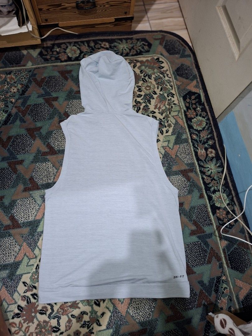 Nike drifit hoodie shirt (Category: Activewear) located in Santa Maria. Submitted by little_softy (Listing ID 1467740455, Image 2). Description: .