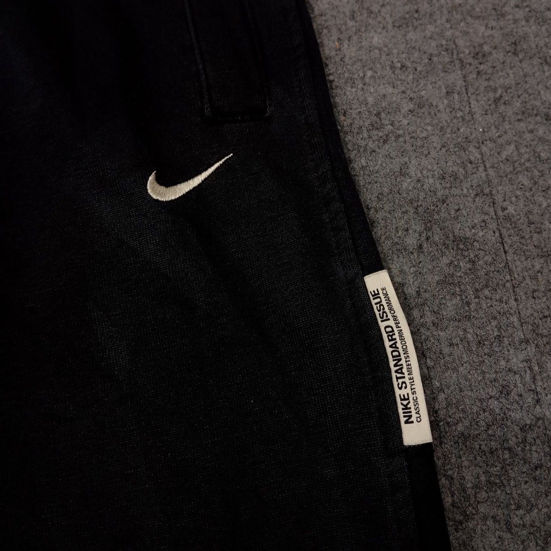 Nike Dri-Fit Standard Issue Pants (Category: Joggers) located in Taguig. Submitted by sito. (Listing ID 1467670324, Image 3). Description: For sale! 📣 Nike Dri-Fit Standard Issue Pants Specs and measurements: • Size XXL • Length 41 inches • Hips 24 inches • Thigh 15 inches • Inseam 28 inches • Leg Opening 5 Condition Details: • Good Condition • Color rate: 10/10 • Overall Condition: 10/10 Price: ~ ₱530 Transaction Details: Location: Upper Bicuta