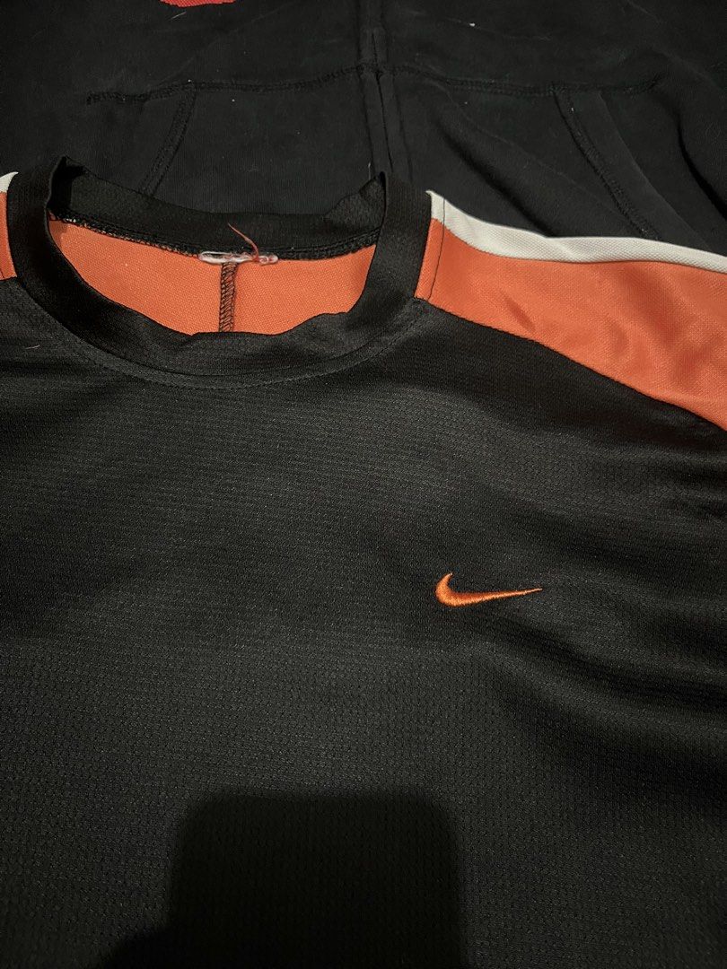 nike dry fit tee (Category: Activewear) located in Pasay City. Submitted by metro_thrift (Listing ID 1467645993, Image 2). Description: cut tags 20x21.