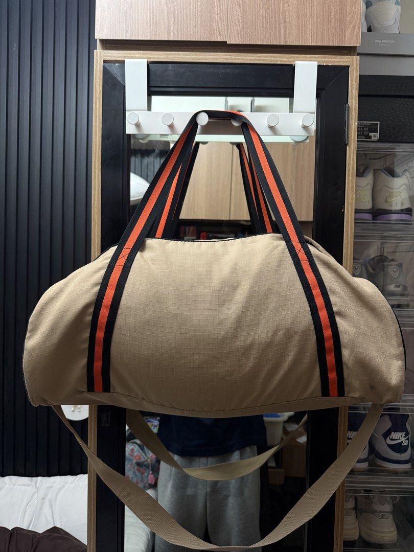 Nike Duffel Bag 24L (Category: Sling Bags) located in Manila. Submitted by affarni (Listing ID 1467606686, Image 2). Description: Nike Duffel Bag 24L Used with some signs of wear. No major issues Php 900.
