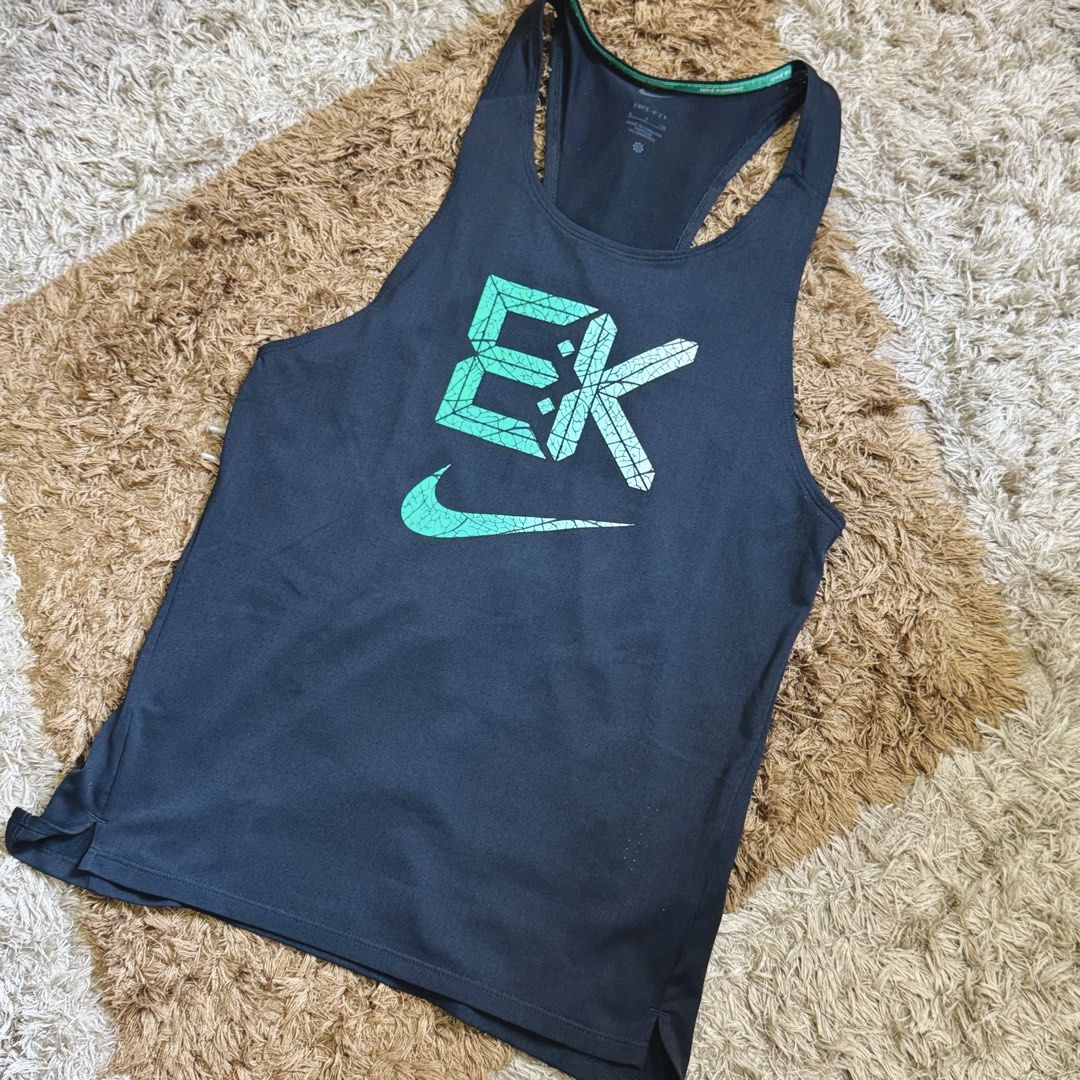 NIKE FAST EK SINGLET (Category: Activewear) located in Manila. Submitted by visvim24 (Listing ID 1467652871, Image 2). Description: small.