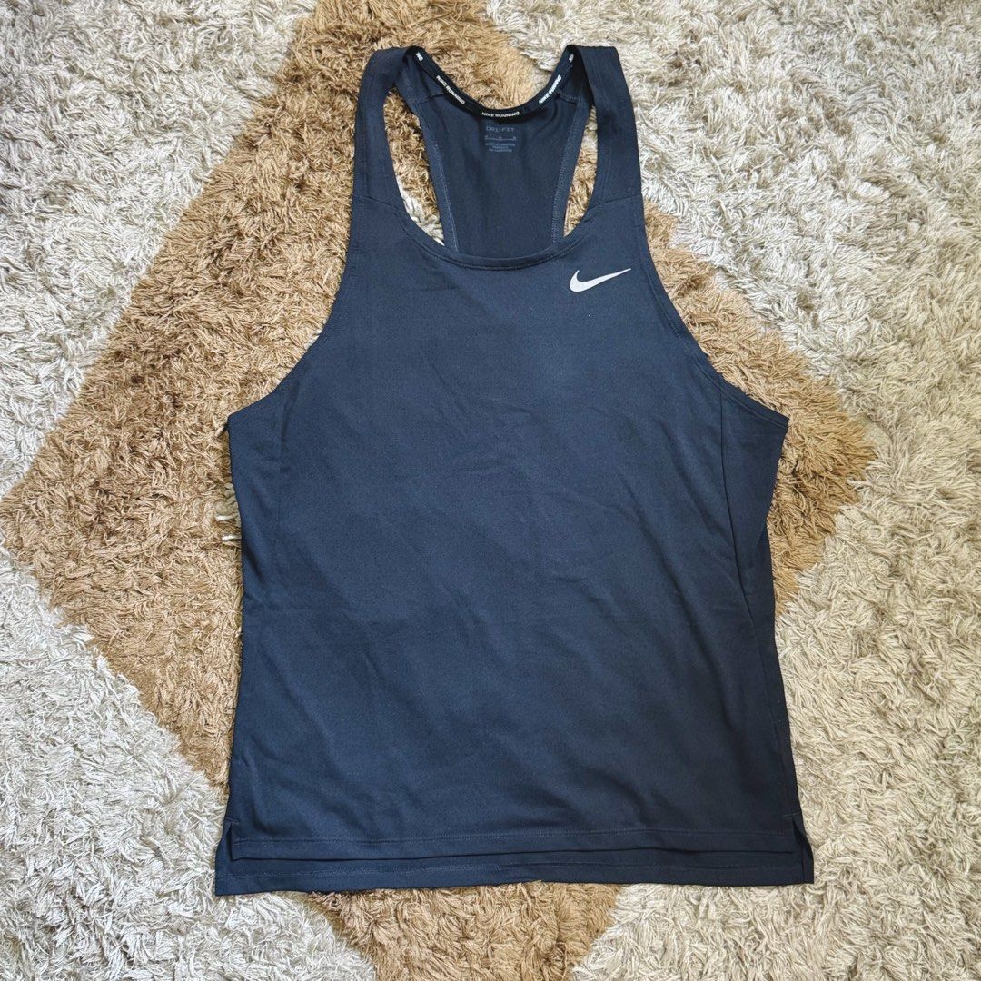 NIKE FAST SINGLET (Category: Activewear) located in Manila. Submitted by visvim24 (Listing ID 1467653087, Image 1). Description: MED.