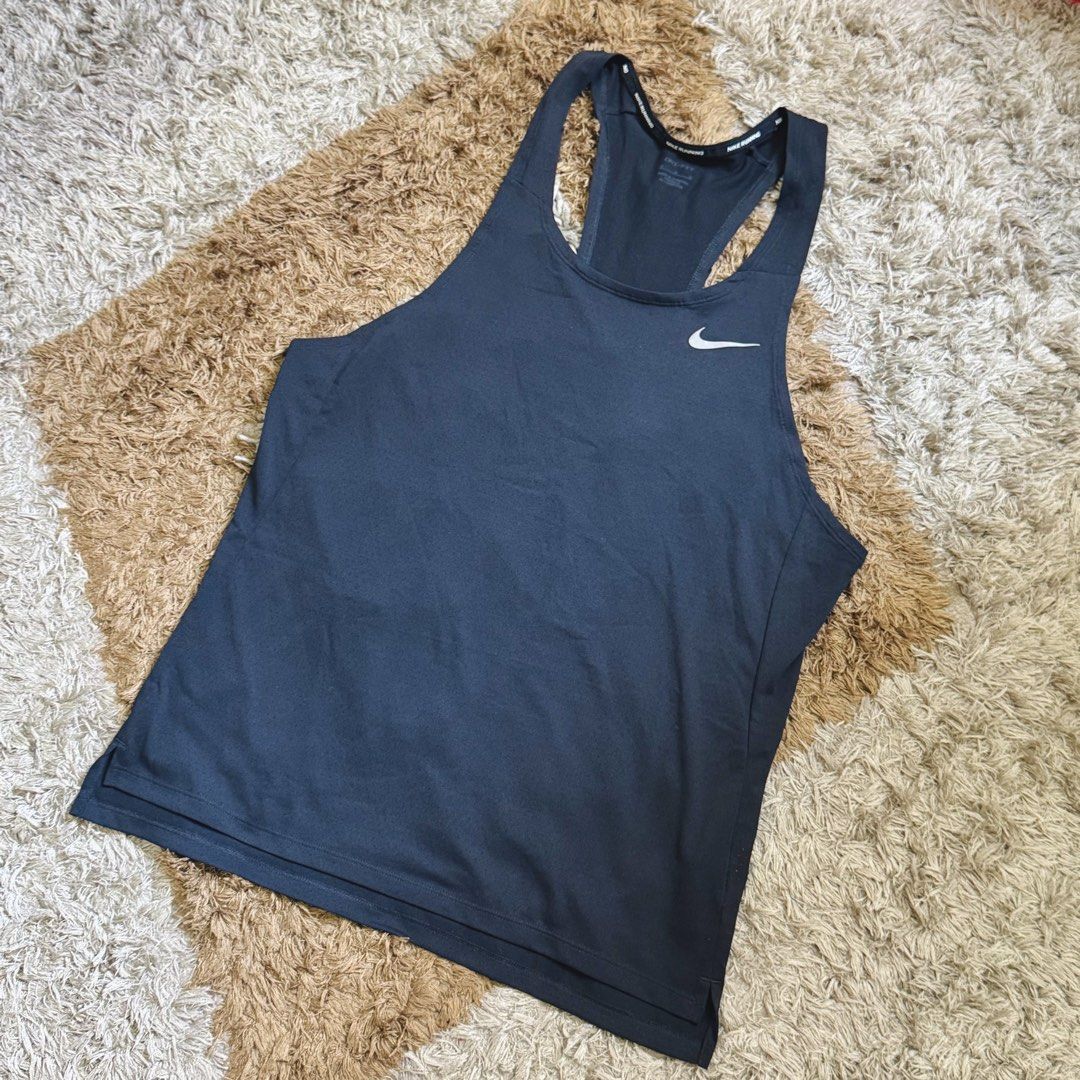 NIKE FAST SINGLET (Category: Activewear) located in Manila. Submitted by visvim24 (Listing ID 1467653087, Image 2). Description: MED.